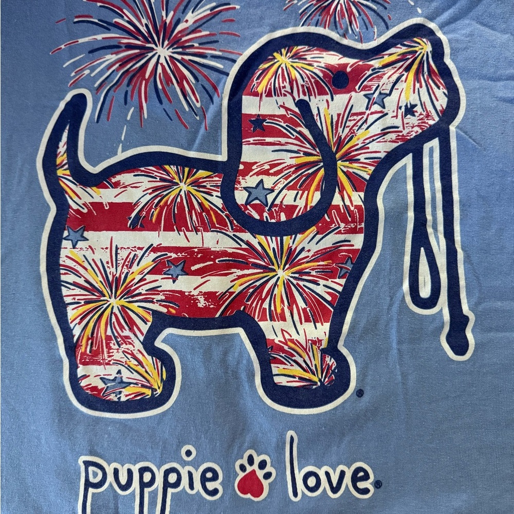 Happy 250th birthday!  4th of July Puppy love Tshirt size medium . EUC